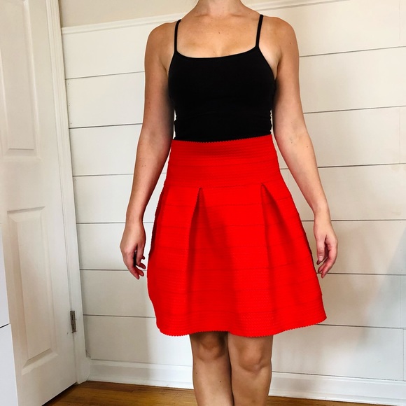 *SOLD* H&M High Waisted Red Plated Skirt - Picture 2 of 9